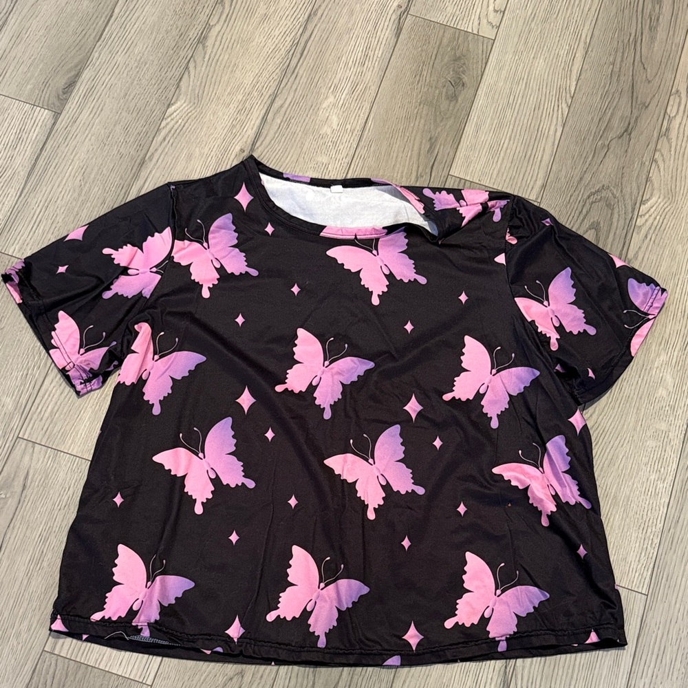 Butterfly Print Women size xxl xxlarge shirt in good used condition